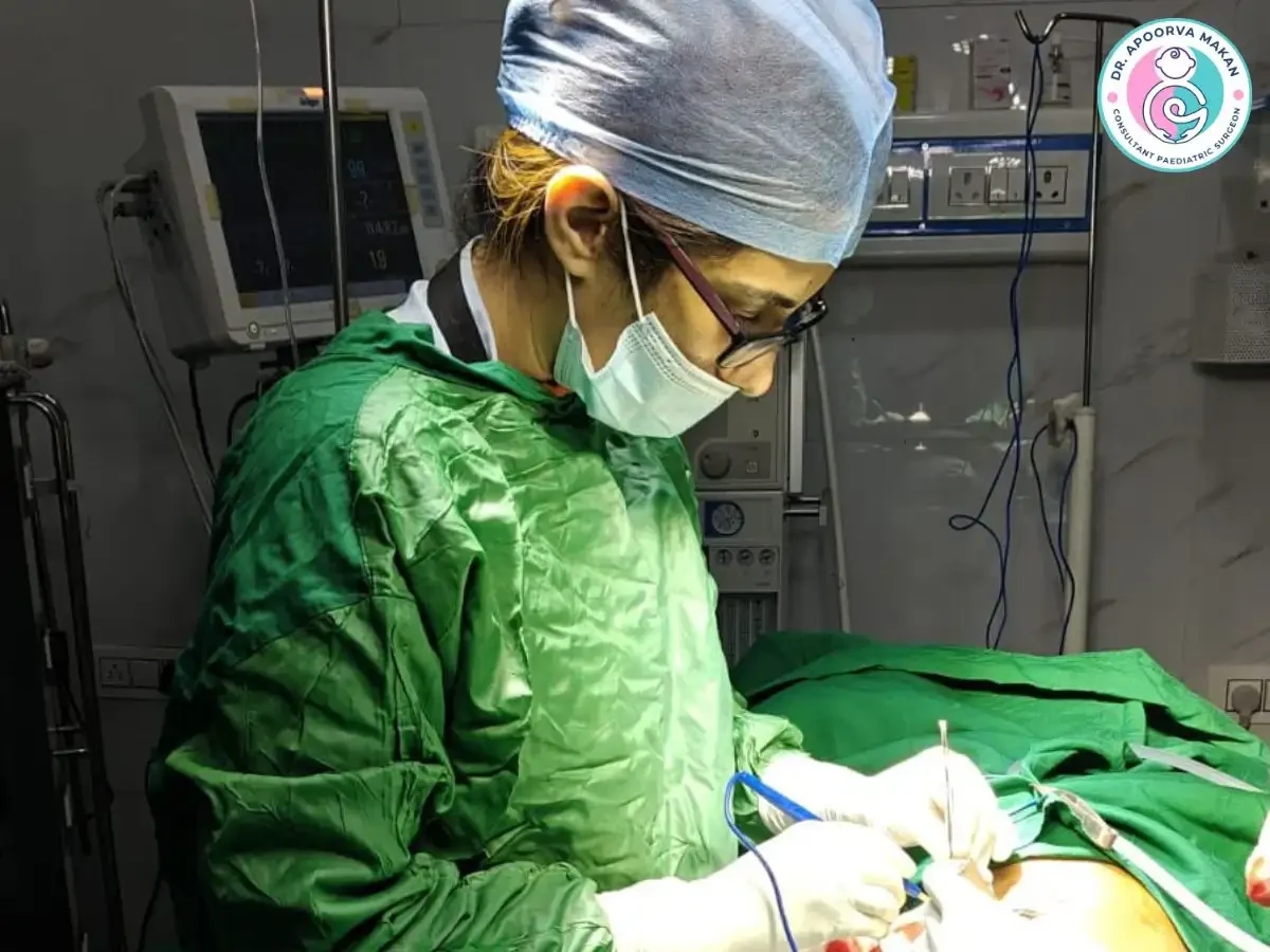 Dr. Apoorva Makan doing Undescended testis surgery in Pune.